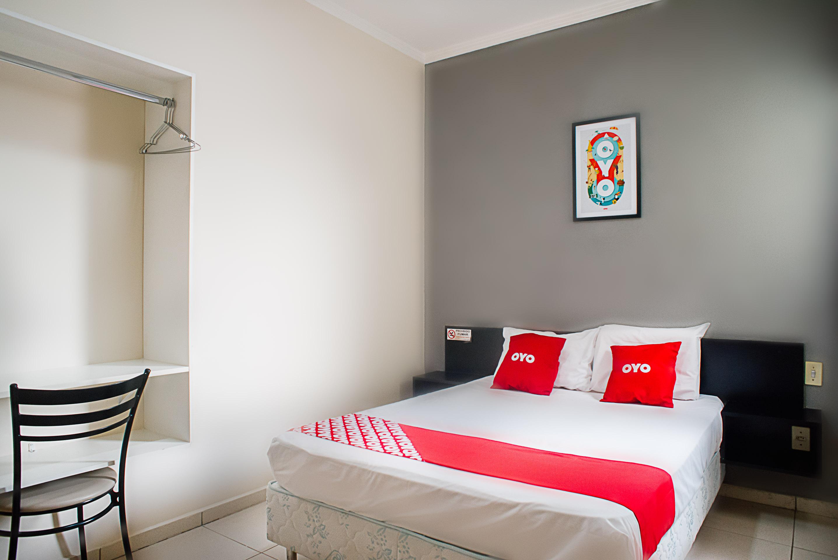 Oyo Cerrado Hotel, Campo Grande Campo Grande  Exterior foto A room at OYO Townhouse, Mysore