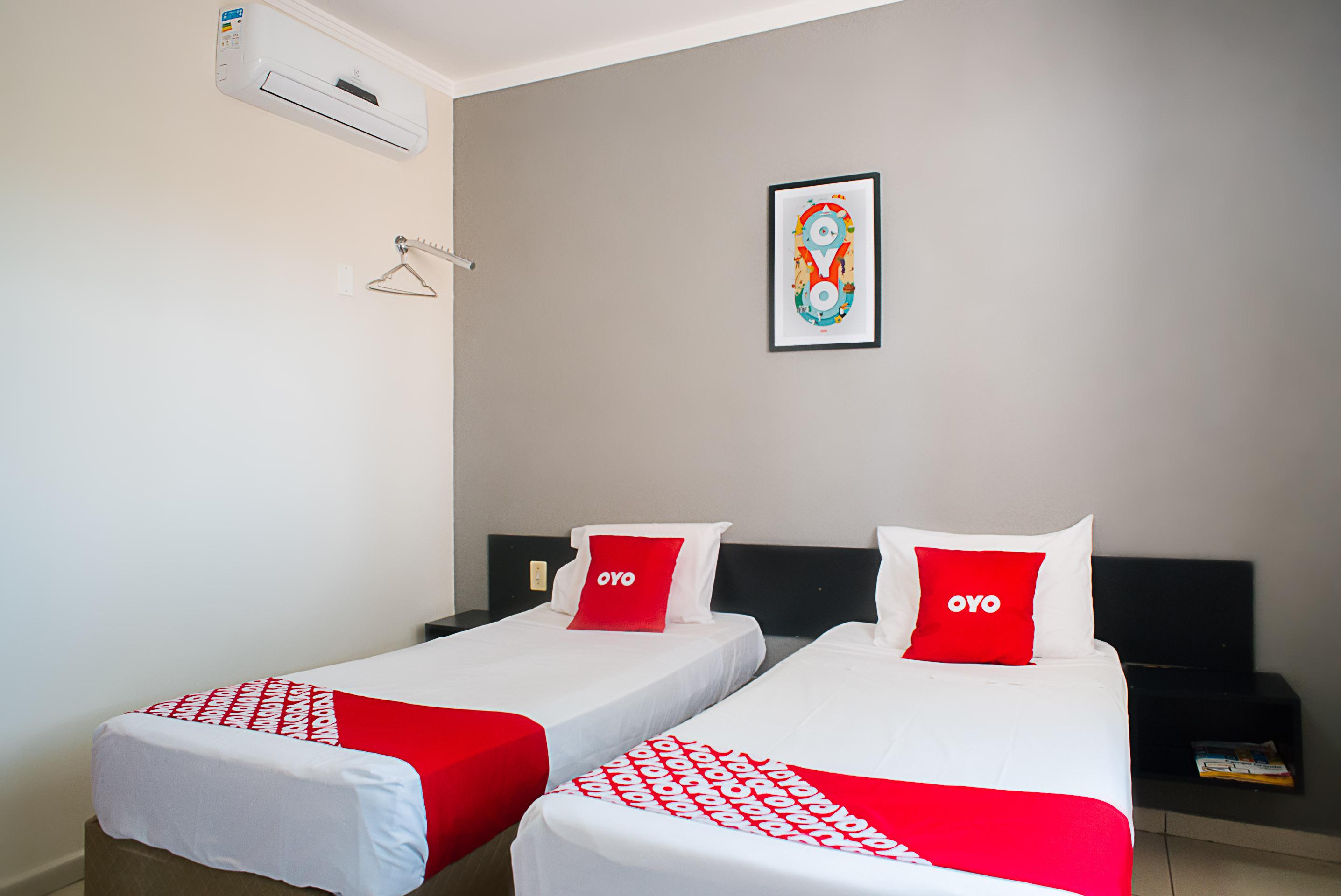 Oyo Cerrado Hotel, Campo Grande Campo Grande  Exterior foto A room at an OYO hotel in India